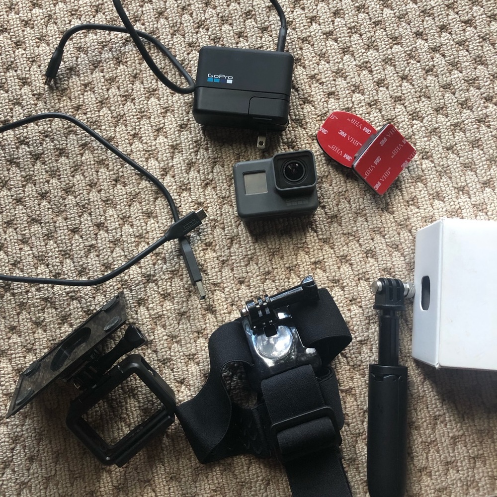 NEW Go Pro Hero 6 4k waterproof - never used. (Plus accessories)